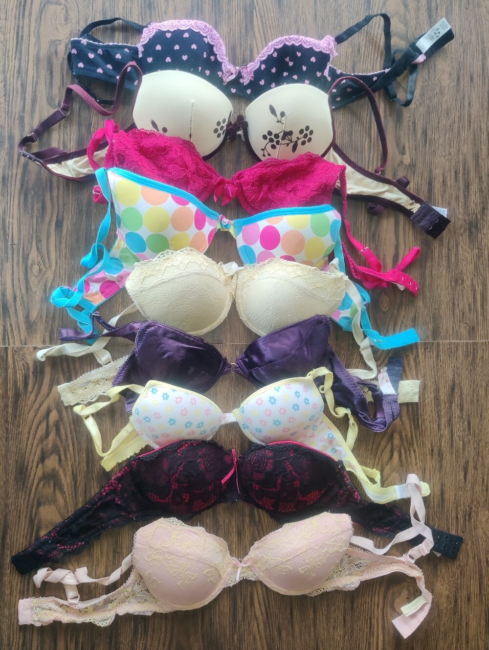 32/34 A Bra Bundle - La Vie En Rose, La Senza, Blush, Fruit Of The Loom, Request